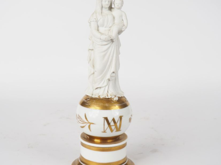 Statuette "Vierge à l'enfant" en porcelaine et biscuit de Paris en bla