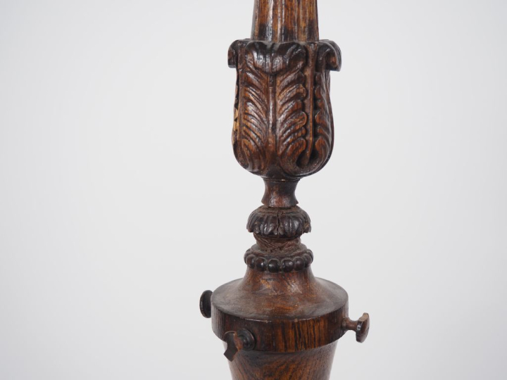 Pique-cierge XIXème en bois mouluré et sculpté à décor de palmes, de f