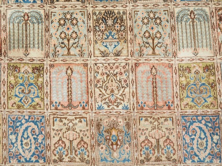 Grand tapis d'Orient. Dim. 340 x 230 cm