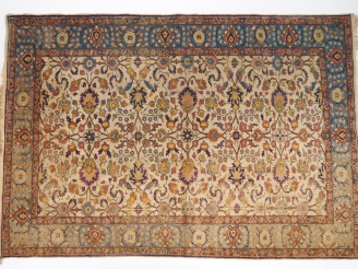 Vente aux enchères Deux petits tapis d'Orient. Dim.127 x 112 cm  Dim. 180 x 123 cm