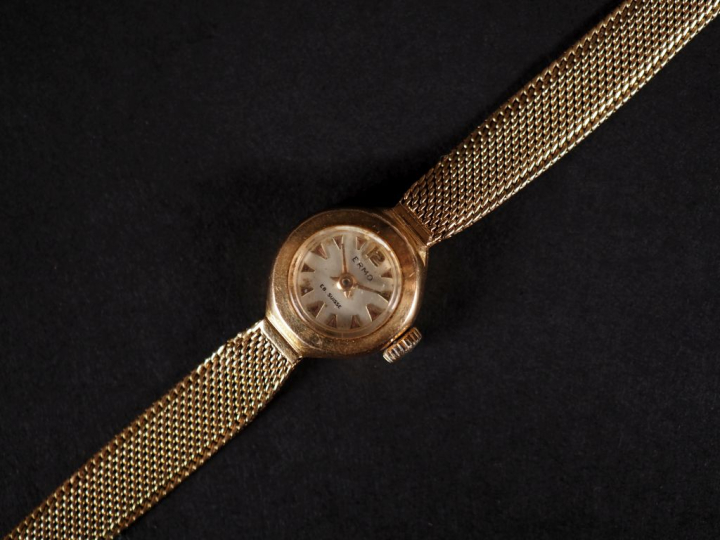 ERMO Montre bracelet de dame, boitier et bracelet en or jaune 750.  Ca