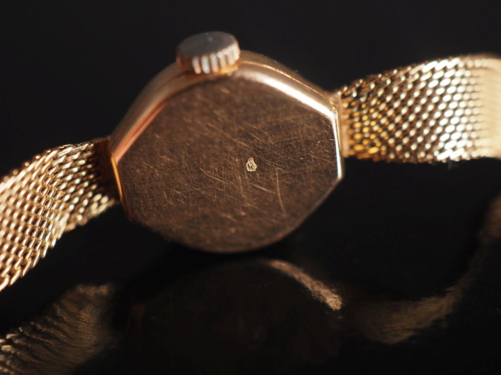 ERMO Montre bracelet de dame, boitier et bracelet en or jaune 750.  Ca