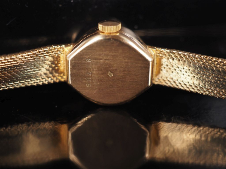 YEMA, Antichoc Montre bracelet de dame, boitier et bracelet en or jaun