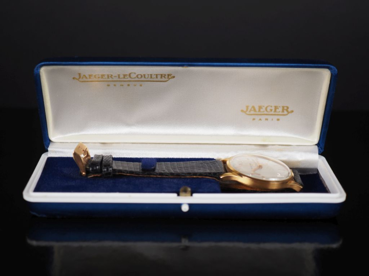 JAEGER LECOULTRE,  Ref. 867244 Montre bracelet en métal doré.  Cadran 