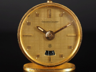 Vente aux enchères JAEGER LECOULTRE « 8 Jours », ref. 141 Vers 1950 Reveil en métal doré.