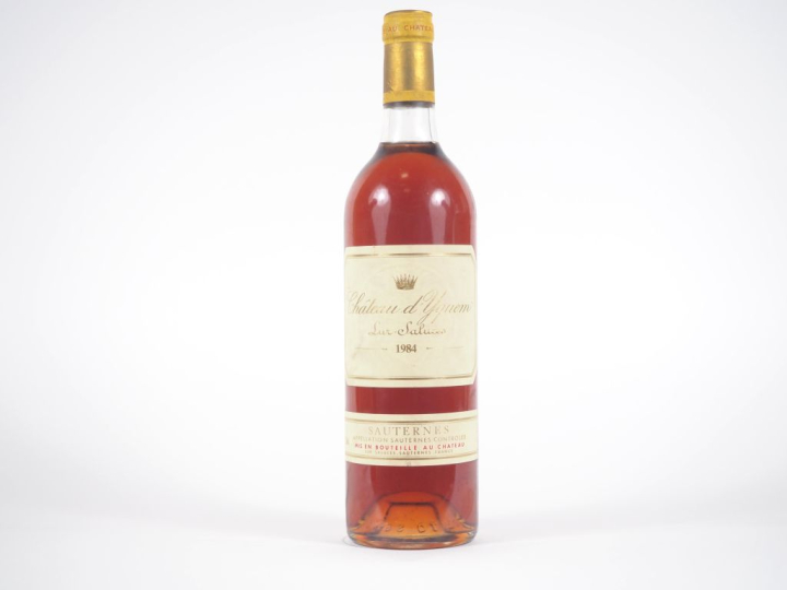 1 BOUTEILLE CHÂTEAU D'YQUEM 1er CCS SAUTERNES - 1984 - BON NIVEAU 