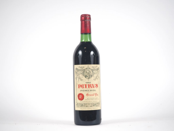 1 BOUTEILLE PETRUS POMEROL - 1982 - BG/CAPS LÉGER ABIMÉE