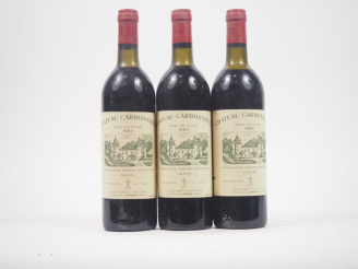 Vente aux enchères 3 BOUTEILLES CHÂTEAU CARBONNIEUX GCC GRAVES - 1982 - 2 LB/1 HEP