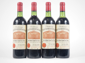 Vente aux enchères 4 BOUTEILLES CHÂTEAU PETIT FAURIE DE SOUTARD GCC ST ÉMILION - 1982 - 1
