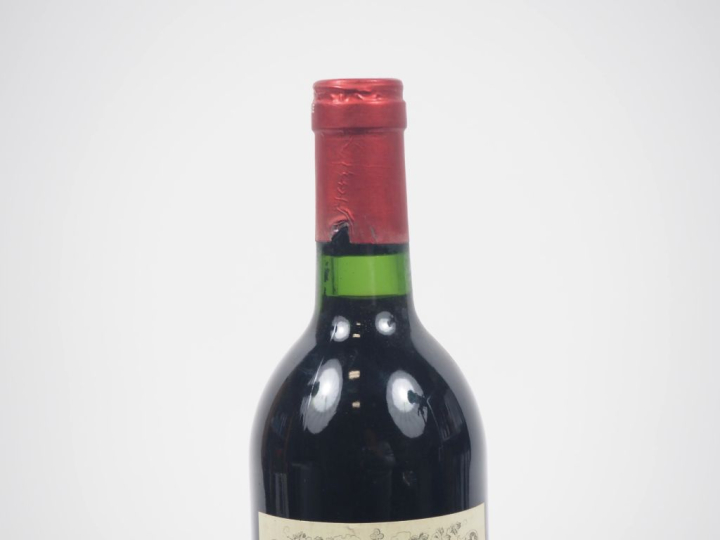 1 BOUTEILLE PETRUS POMEROL - 1983 - EXCELLENT NIVEAU/CAPS TRÈS LÉGER A