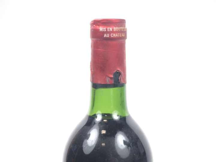 1 BOUTEILLE PETRUS POMEROL - 1983 - BG-LB/ETLA/CAPS LÉGER ABIMÉE
