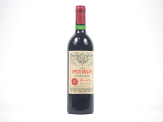 Vente aux enchères 1 BOUTEILLE PETRUS POMEROL - 1984 - EXCELLENT NIVEAU/ETLS 