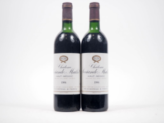 Vente aux enchères 2 BOUTEILLES CHÂTEAU SOCIANDO MALLET HAUT MÉDOC - 1984 - 2 HEP 