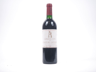 Vente aux enchères 1 BOUTEILLE CHÂTEAU LATOUR 1er GCC PAUILLAC - 1985 - BG/ELA/INSCRIPTIO