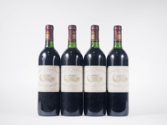 Vente aux enchères 4 BOUTEILLES CHÂTEAU MARGAUX 1er GCC MARGAUX - 1985 - 2 BG/2 BG-LB 