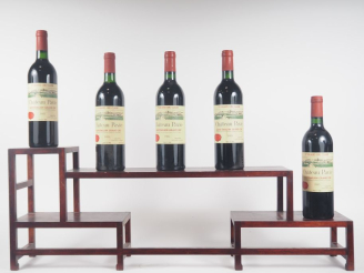Vente aux enchères 5 BOUTEILLES CHÂTEAU PAVIE 1er GCC ST ÉMILION - 1985 - 2 BONS NIVEAUX/