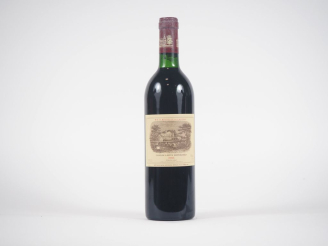 Vente aux enchères 1 BOUTEILLES CHÂTEAU LAFITE ROTHSCHILD 1er GCC PAUILLAC - 1986 - BG/CA
