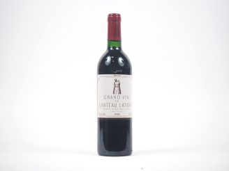 Vente aux enchères 1 BOUTEILLE CHÂTEAU LATOUR 1er GCC PAUILLAC - 1986 - EXCELLENT NIVEAU