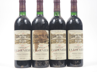 Vente aux enchères 4 BOUTEILLES CHÂTEAU LA LOUVIÈRE GRAVES - 1989 - 3 BONS NIVEAUX/1 BG/1