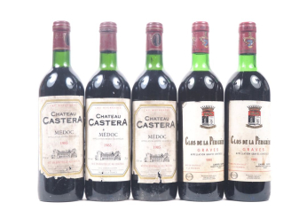 Vente aux enchères 5 BOUTEILLES : 3 CHÂTEAU CASTERA MÉDOC - 1985 - 1 BG/2 LB - 2 CLOS DE 
