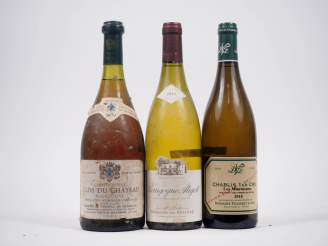 Vente aux enchères 3 BOUTEILLES : 1 BOUTEILLE CHARDONNAY CLOS DU CHÂTEAU COMTE DE MOUCHER