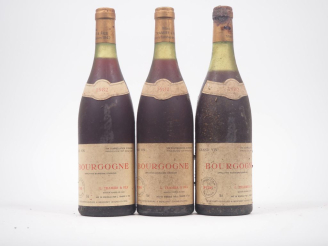 Vente aux enchères 3 BOUTEILLES BOURGOGNE L. TRAMIER - 1982 - ES/BS