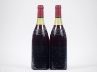 Vente aux enchères 2 BOUTEILLES VOSNE ROMANÉE "TÊTE DE CUVÉE" L. RICHARD - 1984 - 3,2 CM/