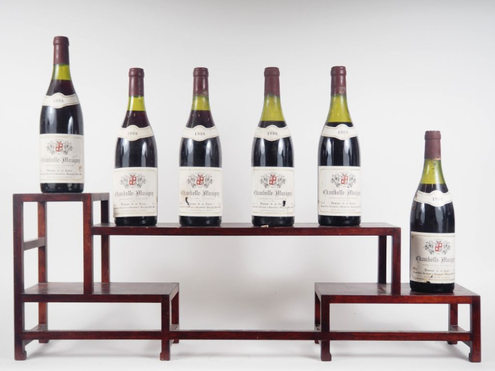 6 BOUTEILLES CHAMBOLLE MUSIGNY DOMAINE DE LA TASSÉE - 1986 - 2,5 CM à 