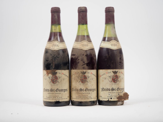 Vente aux enchères 3 BOUTEILLES NUITS SAINT GEORGES DURIEUX - 1988 - 2 CM à 3,7 CM/ES/BS/