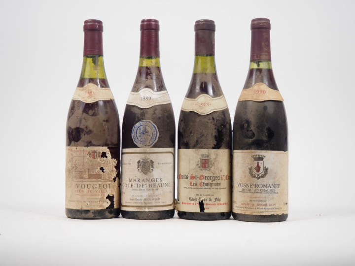 4 BOUTEILLES : 1 VOUGEOT "CLOS DU VILLAGE" - 1988 - ETS/1 MARANGES CÔT
