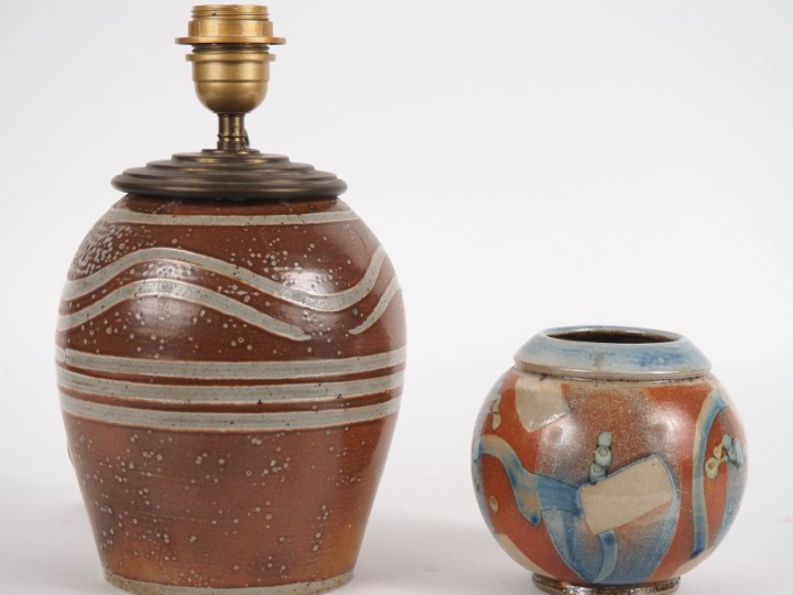 LE DON. Vase boule en céramique polychrome à décor abstrait. Dim. 13,5