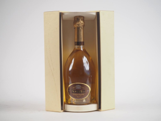 Vente aux enchères 1 BOUTEILLE CHAMPAGNE RUINART "BLANC DE BLANCS" - COFFRET 