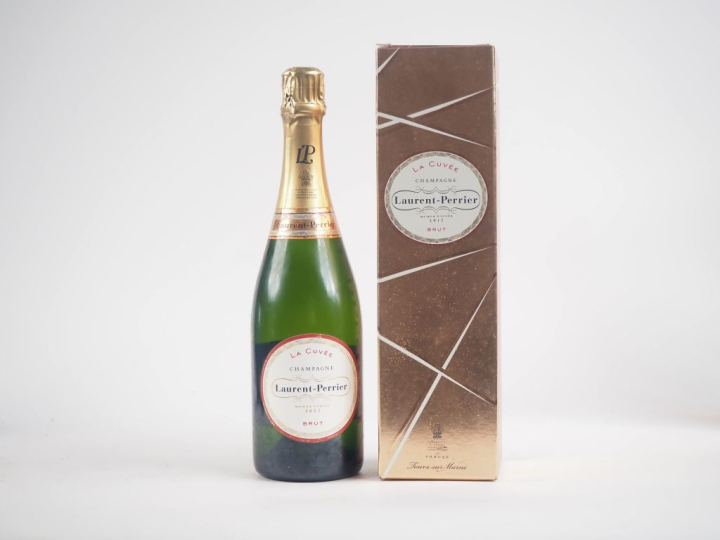 1 BOUTEILLE CHAMPAGNE LAURENT PERRIER - COFFRET 