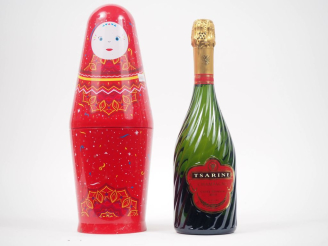 Vente aux enchères 1 BOUTEILLE CHAMPAGNE TSARINE "CUVÉE PREMIUM" - COFFRET