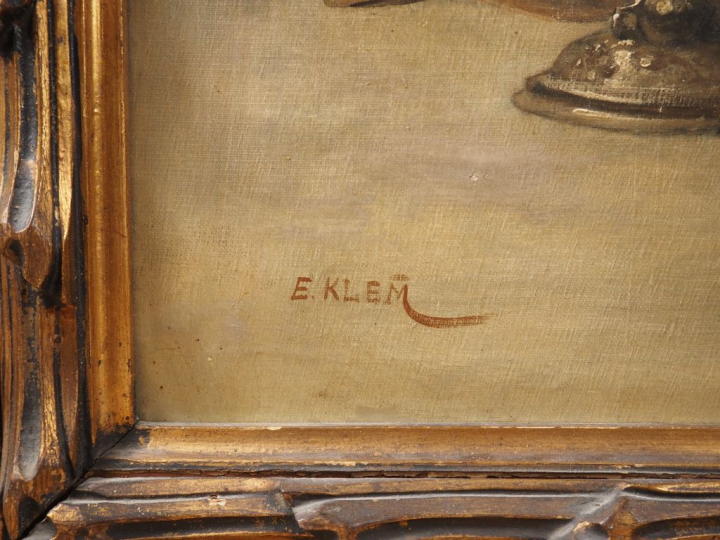 E. KLEMM.  "nature morte" Huile sur toile, signée en bas à gauche Dim.
