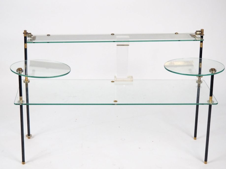 Desserte années 70 en verre, laiton et métal laqué noir, à trois plate