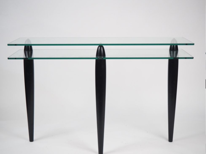 Pascal MOURGUE. Pour ARTELANO.  Console en verre et en métal laqué noi