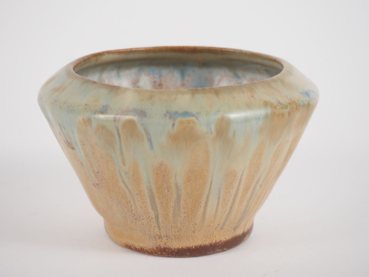 Vase début XXème en grès flammé. Dim. 8 x 11,5 cm.