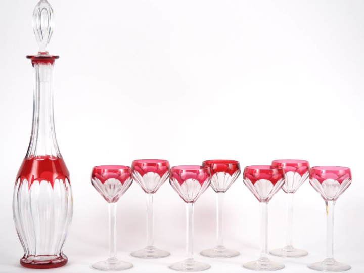 SAINT LOUIS. Service à liqueur en cristal bicolore comprenant : un fla