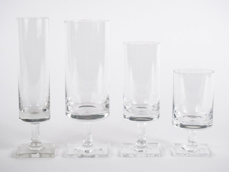 Vente aux enchères ROSENTHAL. Partie de service de verres en cristal comprenant : - 12 fl