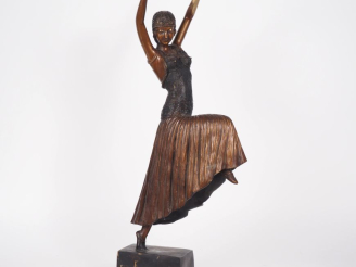 Vente aux enchères Ecole française XXème. "Danseuse Art Déco". Sculpture en bronze double