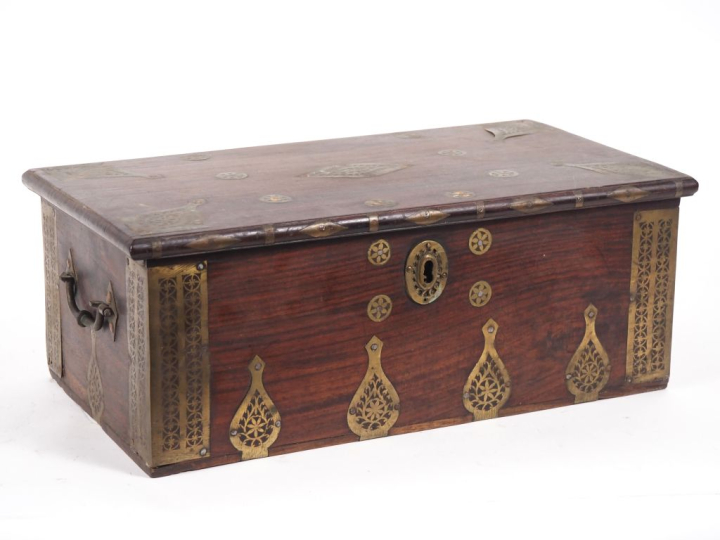 Coffret de voyage en acajou et placage d'acajou, ornementation de lait