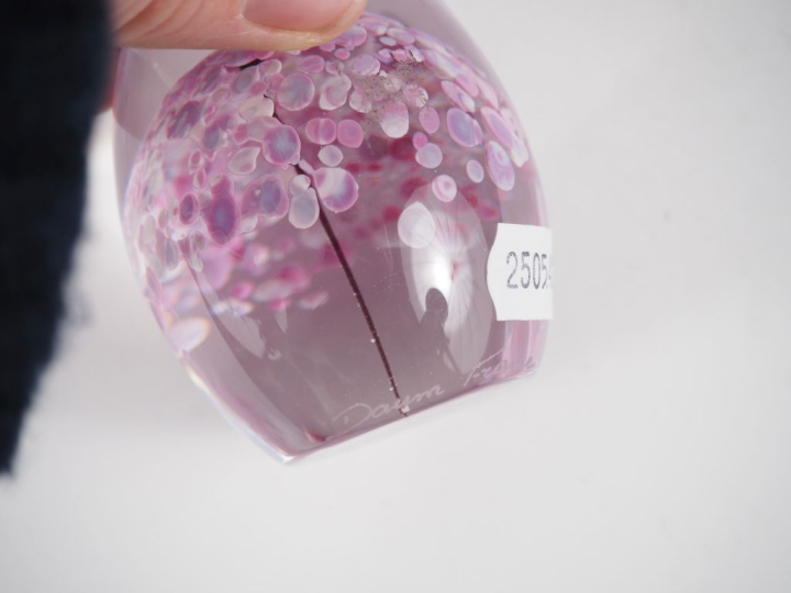 SAINT LOUIS. Presse-papier en sulfure commémorant le bicentenaire de l