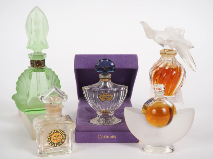 Ensemble de flacons de parfums comprenant :  - Parfum Paloma Picasso -