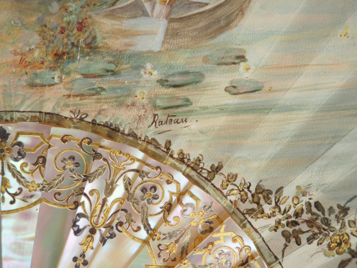 Eventail de style Directoire en nacre à décor d'un paysage lacustre an