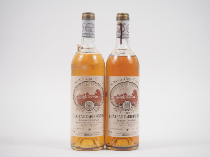 2 BOUTEILLES CHÂTEAU CARBONNIEUX GCC GRAVES - 1988 - 1 BG/1 MEP/1 COUL