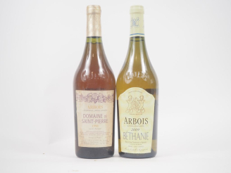 Vente aux enchères 2 BOUTEILLES JURA : 1 DOMAINE DE SAINT PIERRE - 1998 / 1 BÉTHANIE - 20