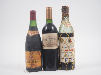 Vente aux enchères 3 BOUTEILLES : 1 COSTA BLANCO - 1964 / 1 RIOJA CLUB PRIVADO - 1996 / 1
