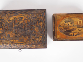 Vente aux enchères Boite à ouvrage début XIXème en marqueterie de paille, marine et de fl