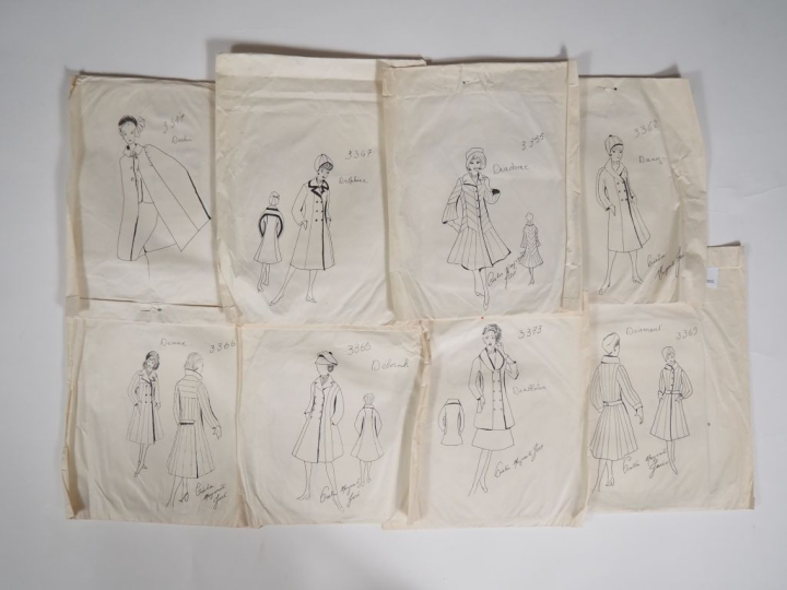 Marguerite JURE Ensemble de trente-trois patrons de couture.  Dans leu